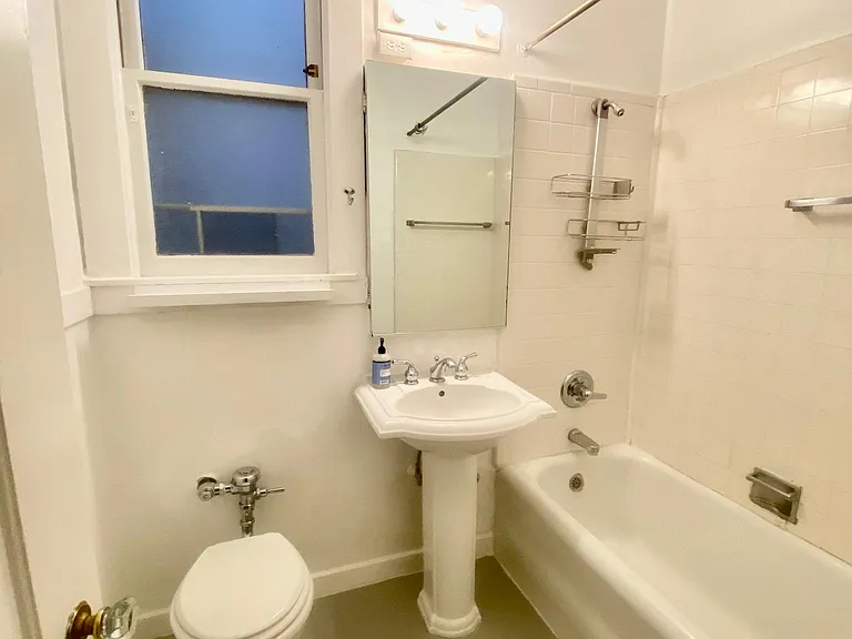 2815 Filbert St #204 — Photo 21