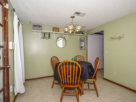 4th image of 2124 Briarcliff Dr