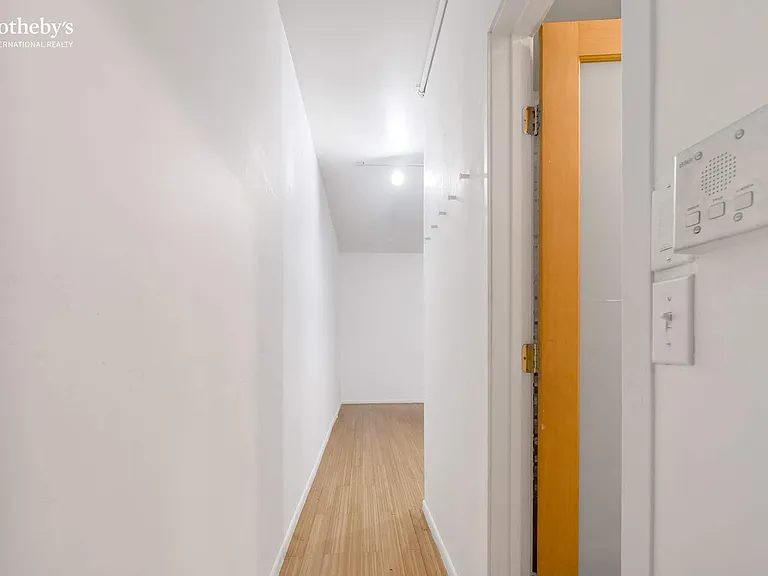 210 Thompson St #4EN — Photo 6