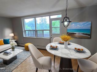 37 Peel St #405, Barrie, ON L4M 3L1