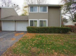1324 N Shadow Lake Ter, Palatine, IL 60074