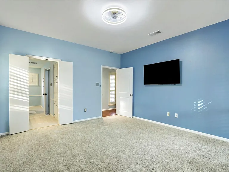 208 Crescent Blf — Photo 13