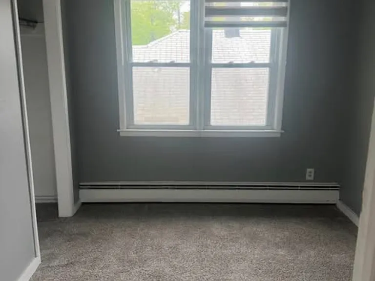 210 Jerseyville Ave — Photo 8