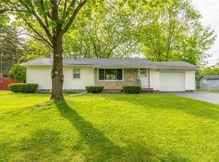 1109 Farnsworth Rd S, Rochester, NY 14623