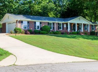 2121 Elysian Cir, Gainesville, GA 30501