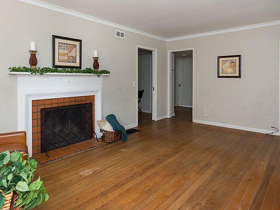 4th image of 427 Selby Blvd S