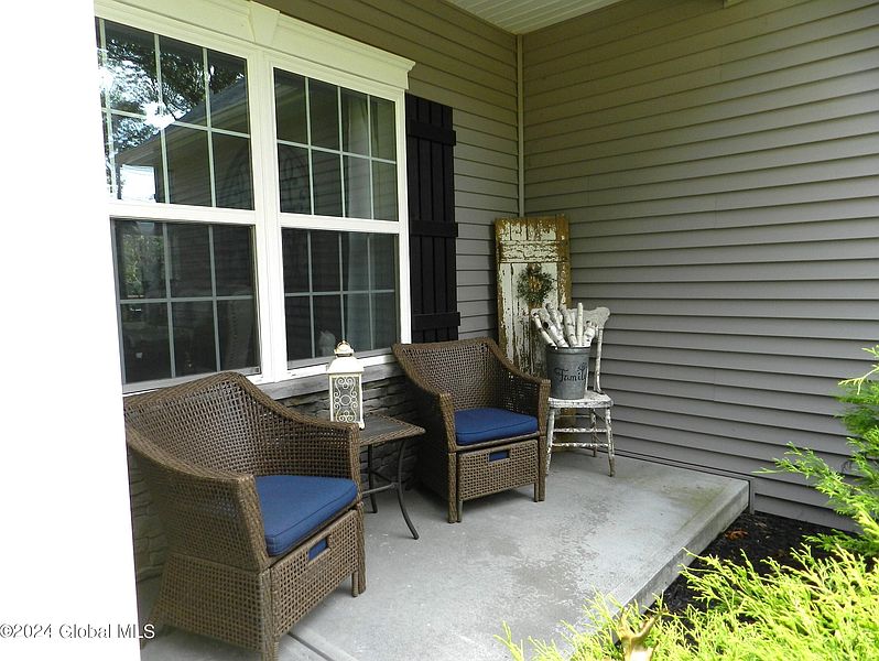 4th image of 14 South Road