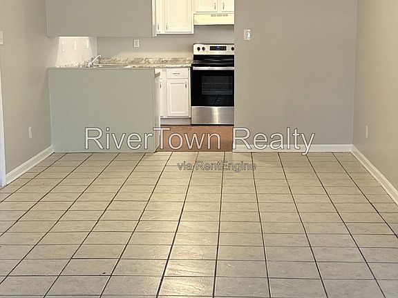 3rd image of 1976 Goldbrier Ln