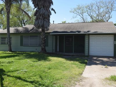 516 Farrer St, Angleton, TX, 77515