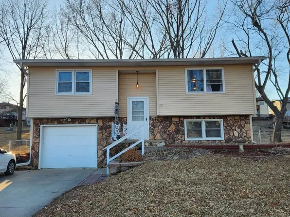 1809 Sunnyslope Dr, Red Oak, IA 51566