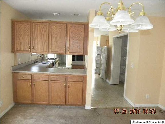5th image of 230 1st Ave