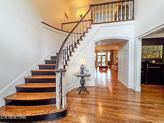 5th image of 412 Heathermoor Dr