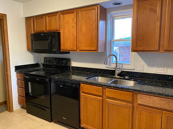 5th image of 3444 Saint Bernard Dr