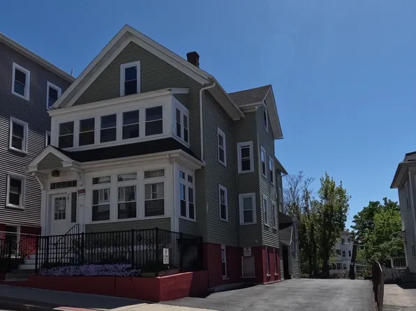 61 Harrison St, Worcester, MA 01604