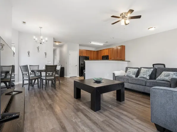 1326 Stone Manor Dr, Raleigh, NC 27610