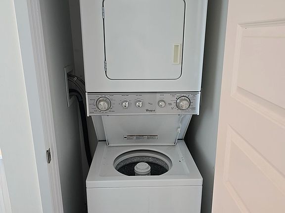 5th image of 158 King St N #81801