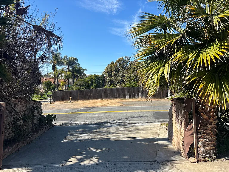 Osborne St — Photo 8