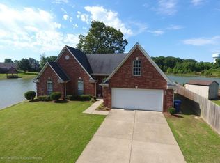 5711 Kingsman Dr, Horn Lake, MS 38637
