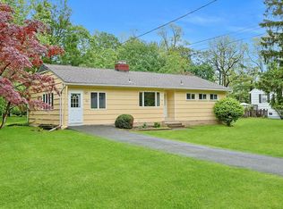 120 Locust Dr, Nyack, NY