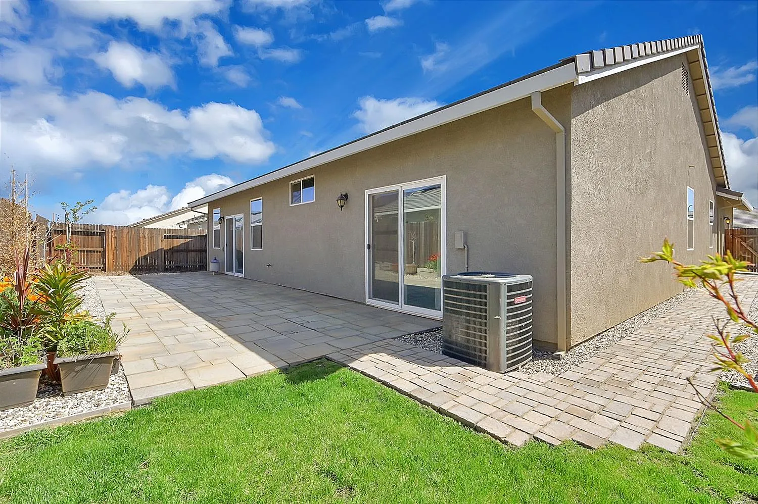4 bed, 1867 sqft, $2,700 — Photo 4