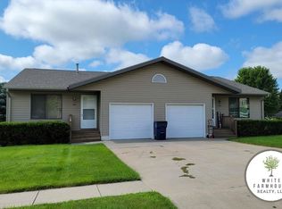 1003 & 1005 Sunnyview Dr, Wayne, NE 68787