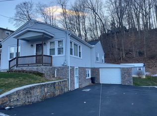 303 Circle Dr, Bluefield, VA 24605