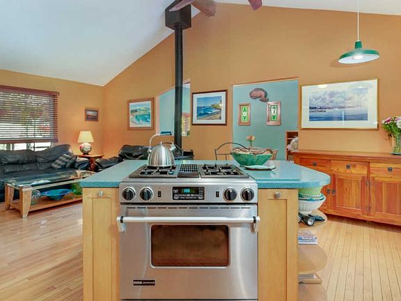 5th image of 276 Nichols Dr
