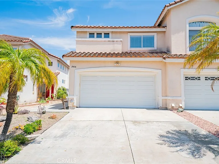 19436 Highridge Way — Photo 1