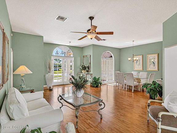 3rd image of 1013 Spanish Wells Dr