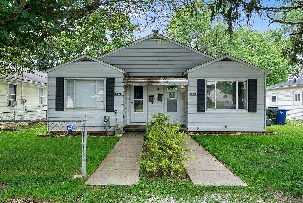 2631-2633 S 6th St photo 1