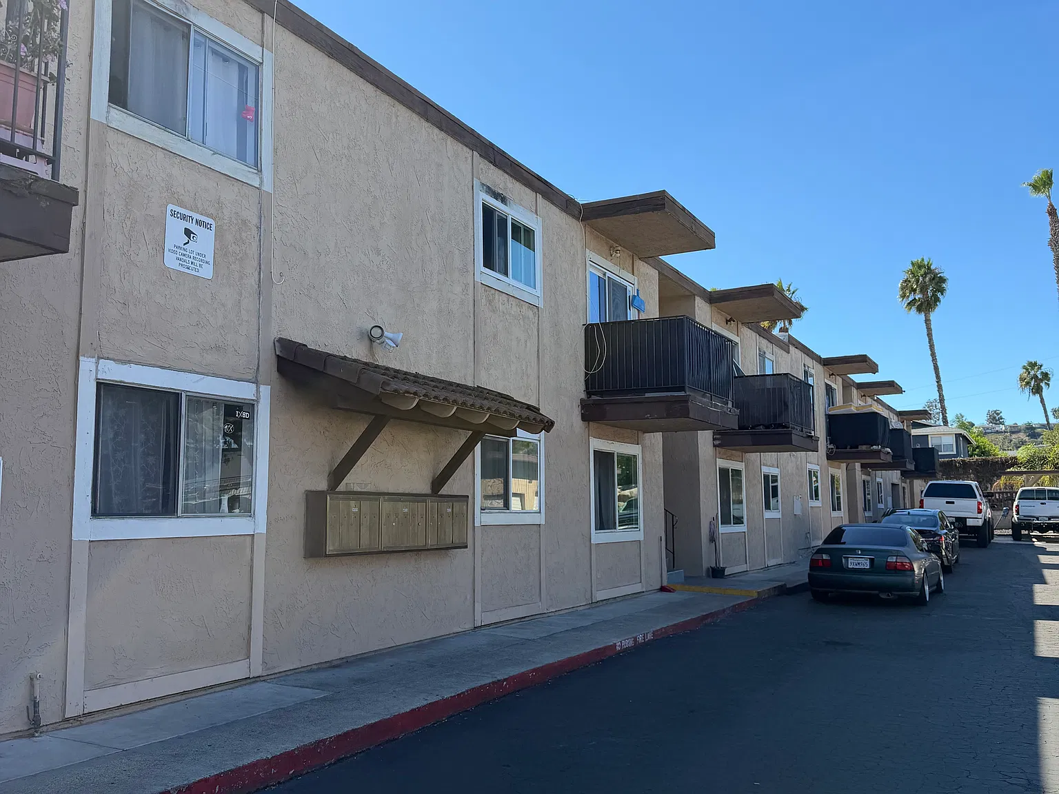 2 bed, 800 sqft, $1,895 — Photo 2