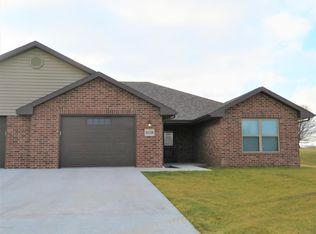 911 Country Meadows St #B, California, MO 65018