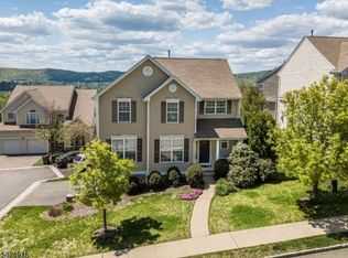 293 Winding Hill Dr, Hackettstown, NJ 07840