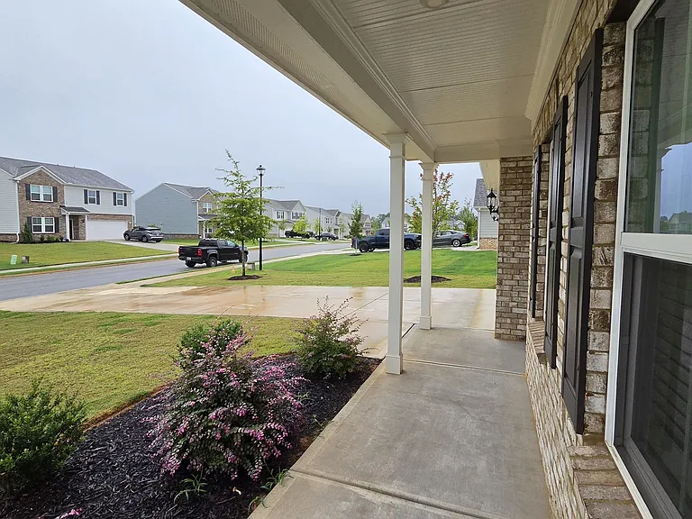 521 Elkwood Ln — Photo 5