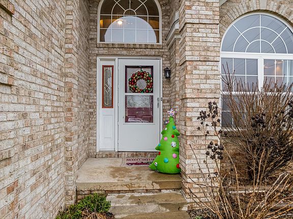 4th image of 1300 Parkside Ct