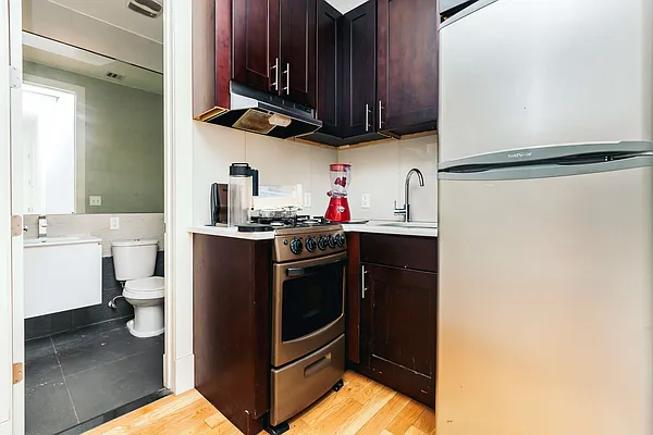 Rented by Nooklyn NYC LLC | media 40