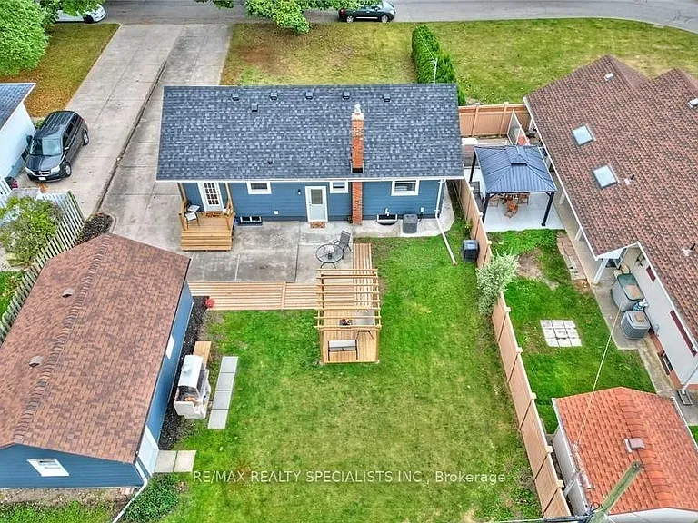 6 Gormley Cres #LOWER — Photo 11