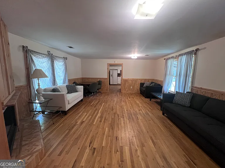 844 Shorewood Cir — Photo 4