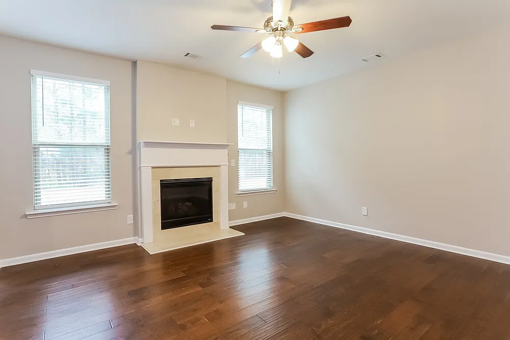 4 bed, 3.5 bath, 2315 sqft, $2,450 — Photo 4