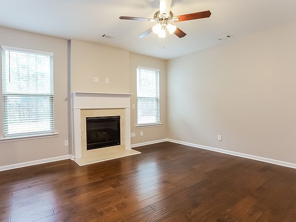 4th image of 677 Rockingham Dr
