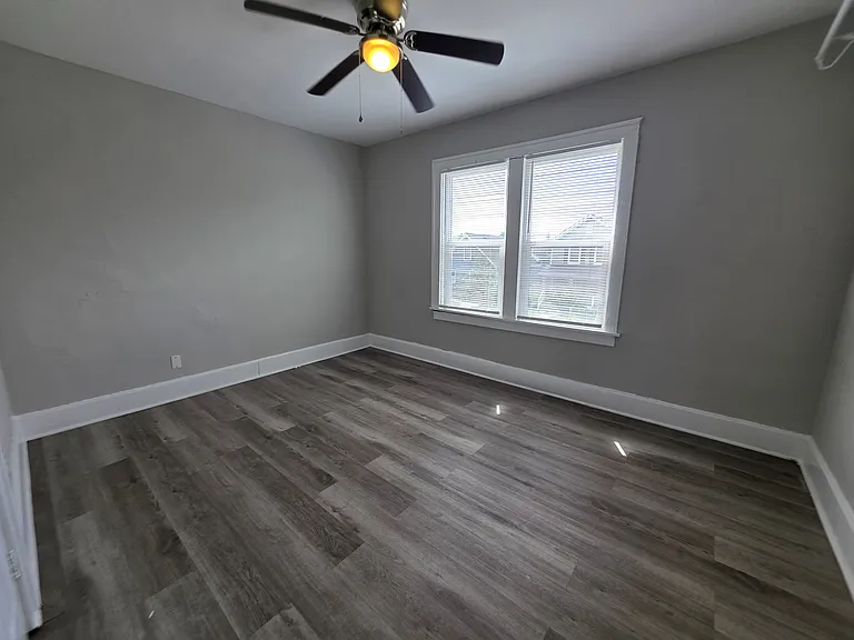 826 Leona Ave — Photo 25