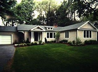 4 Crooked Trl, Norwalk, CT 06853