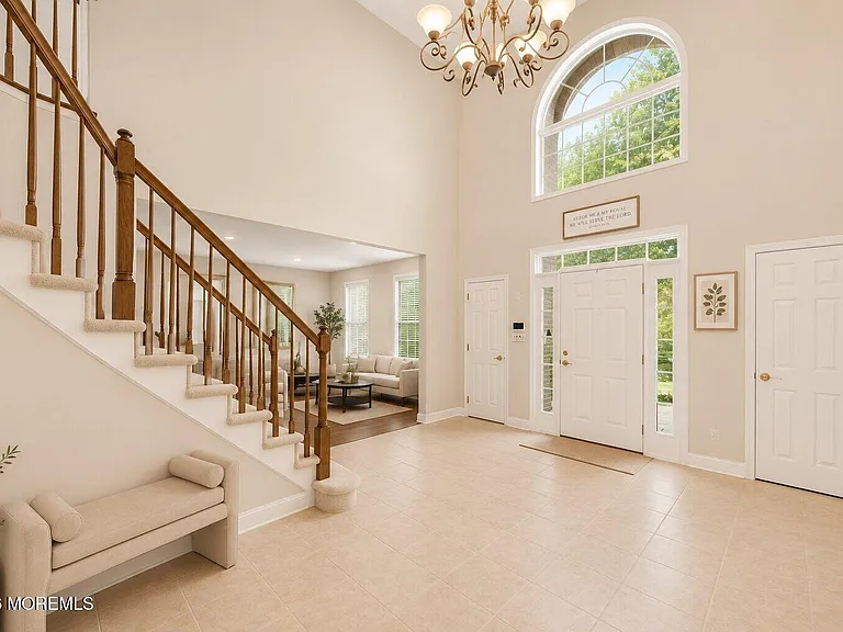 14 Heathrow Ct — Photo 7