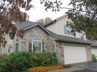 107 Stone Crest Cir, Clarks Summit, PA 18411
