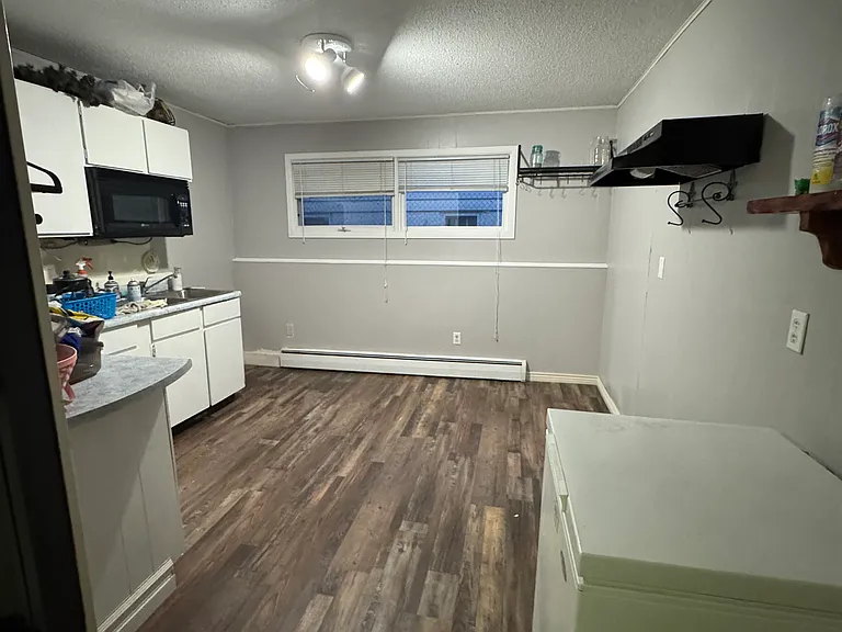 2200 Central Ave #2 — Photo 4