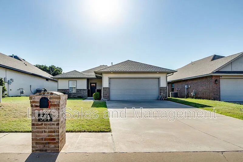 504 Martina Ln