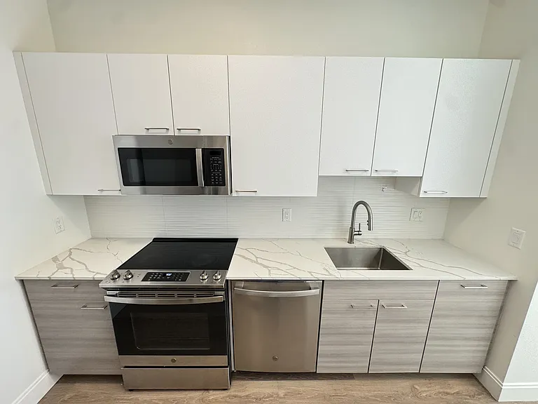 Gardner Ter — Photo 1