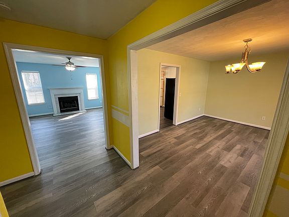 3rd image of 708 Lawrence Dr