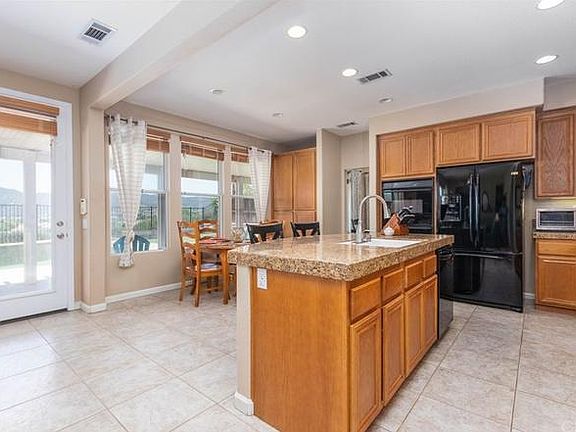5th image of 23467 Abury Ave