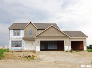 1733 Golden Eye Ln, Washington, IL 61571